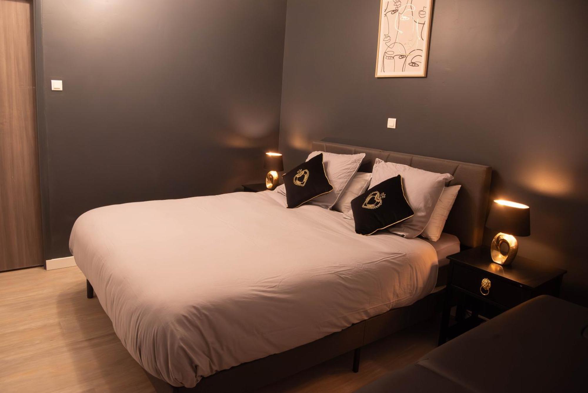 Suite Romantique Jacuzzi Moulins (Allier) Exterior foto